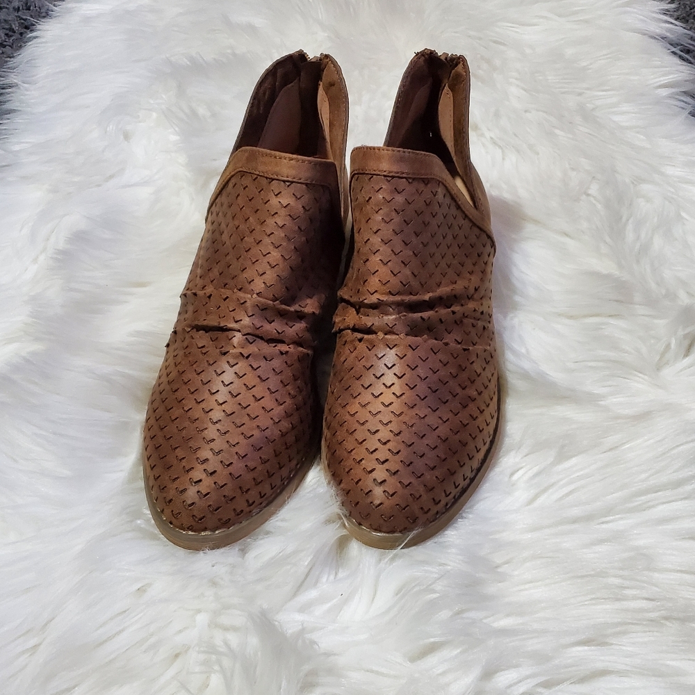 NWOT/Report Dion bootie - Picture 2 of 7